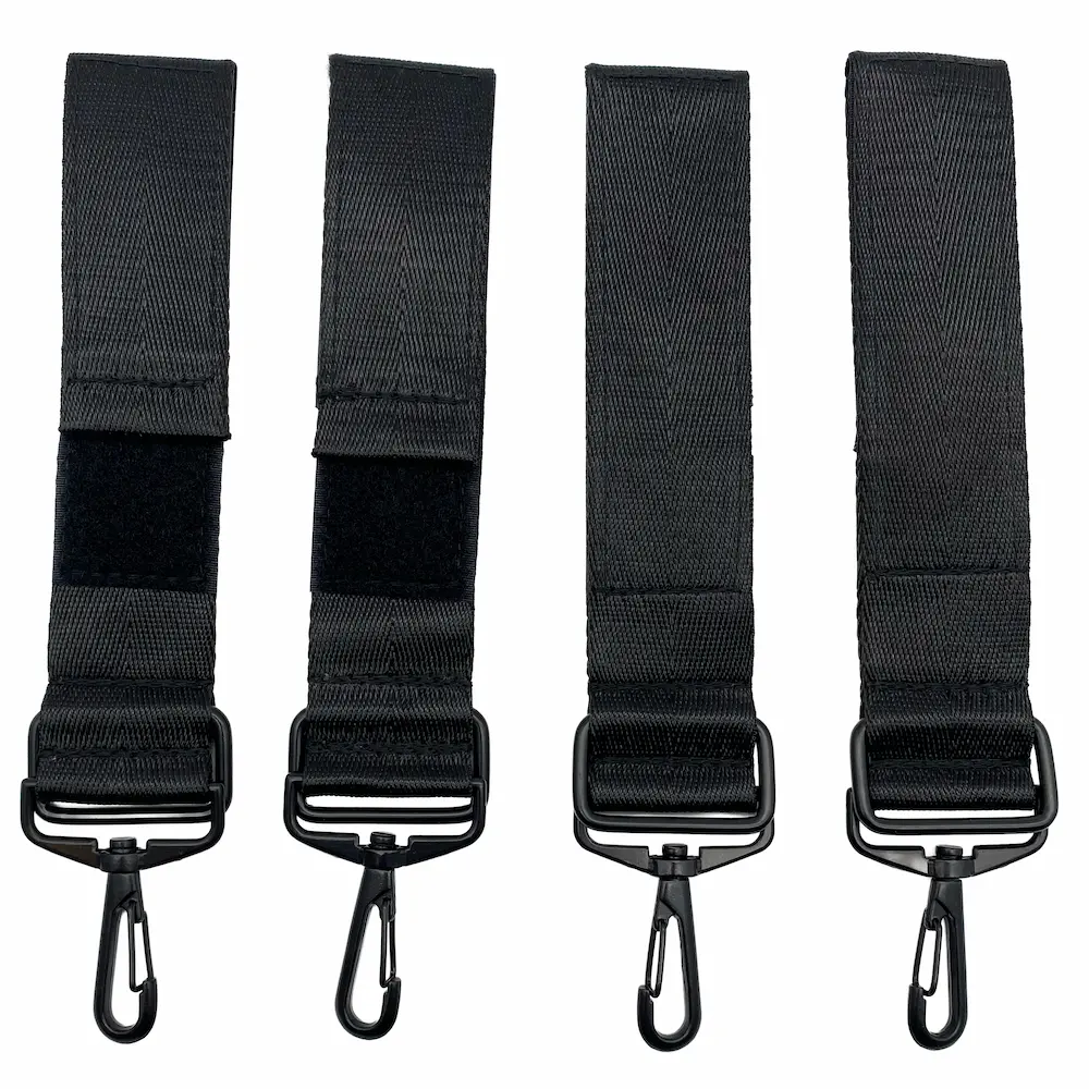 Les 4 attaches renforcées métal et nylon pour poussette